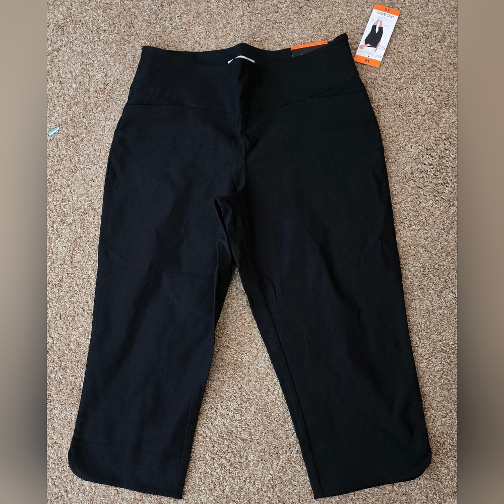 Black Capris. Size 16